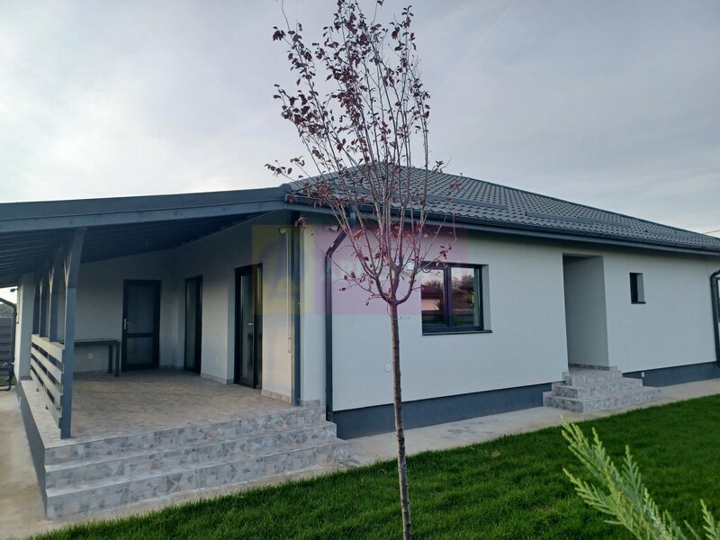 Casa 4 camere 162 mp, 115 utili, curte 505 mp, Sabareni