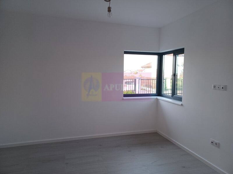 Casa 4 camere 162 mp, 115 utili, curte 505 mp, Sabareni