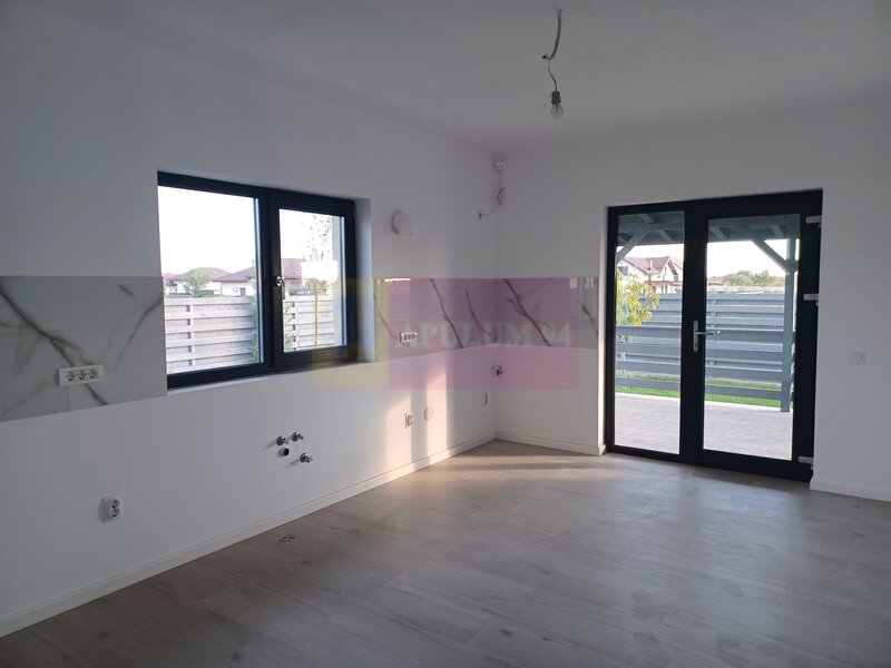 Casa 4 camere 162 mp, 115 utili, curte 505 mp, Sabareni