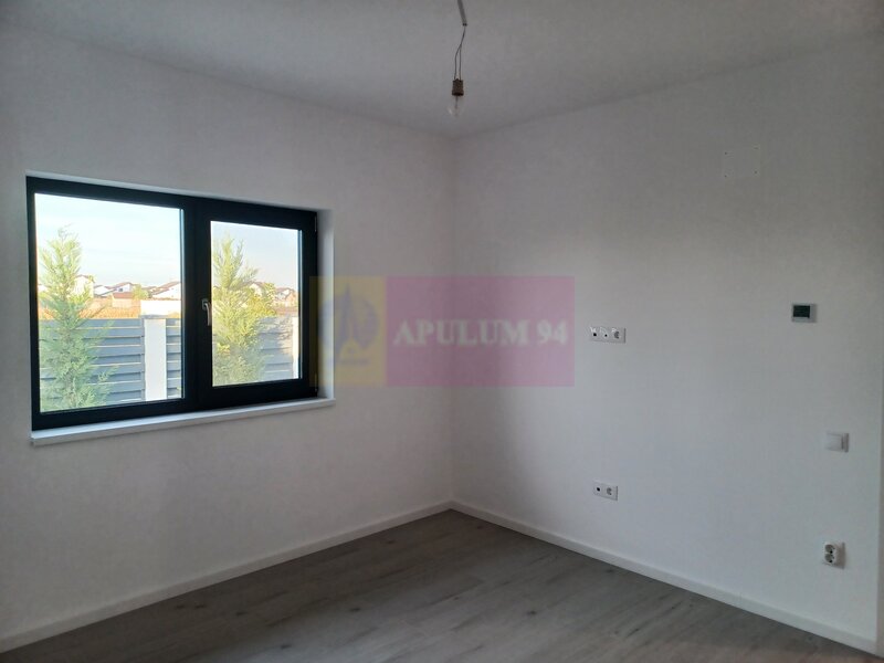 Casa 4 camere 162 mp, 115 utili, curte 505 mp, Sabareni